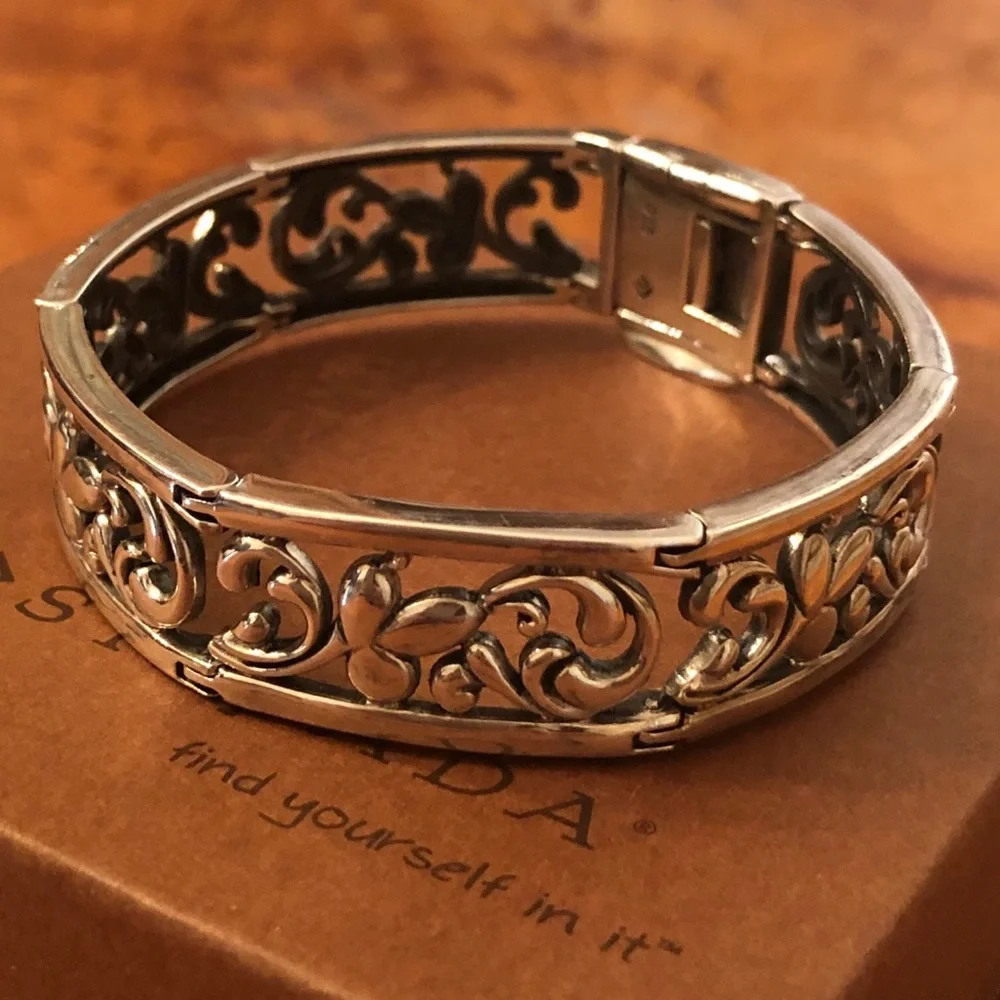 Silpada Filigree Sterling Silver Scroll Hinged Bracelet - Picture 3 of 16